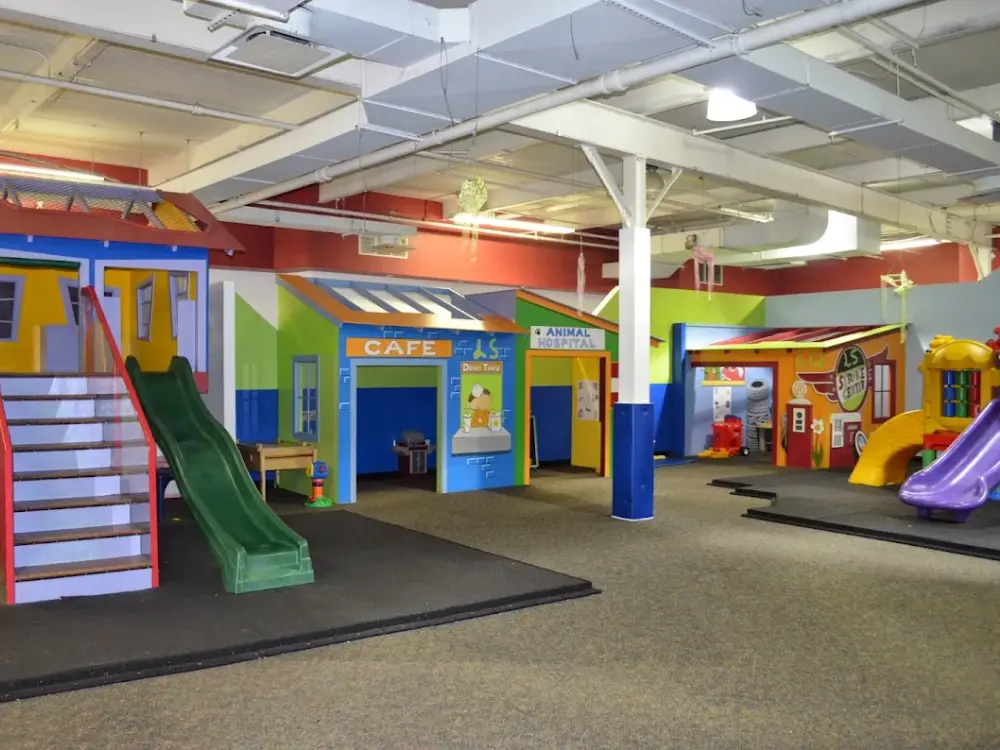 Little Sponges Daycare LLC, Westbury