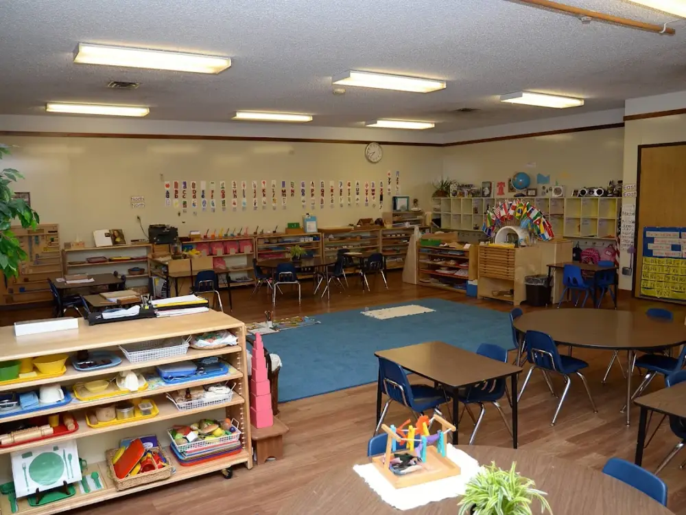 Three Village Montessori, Weston